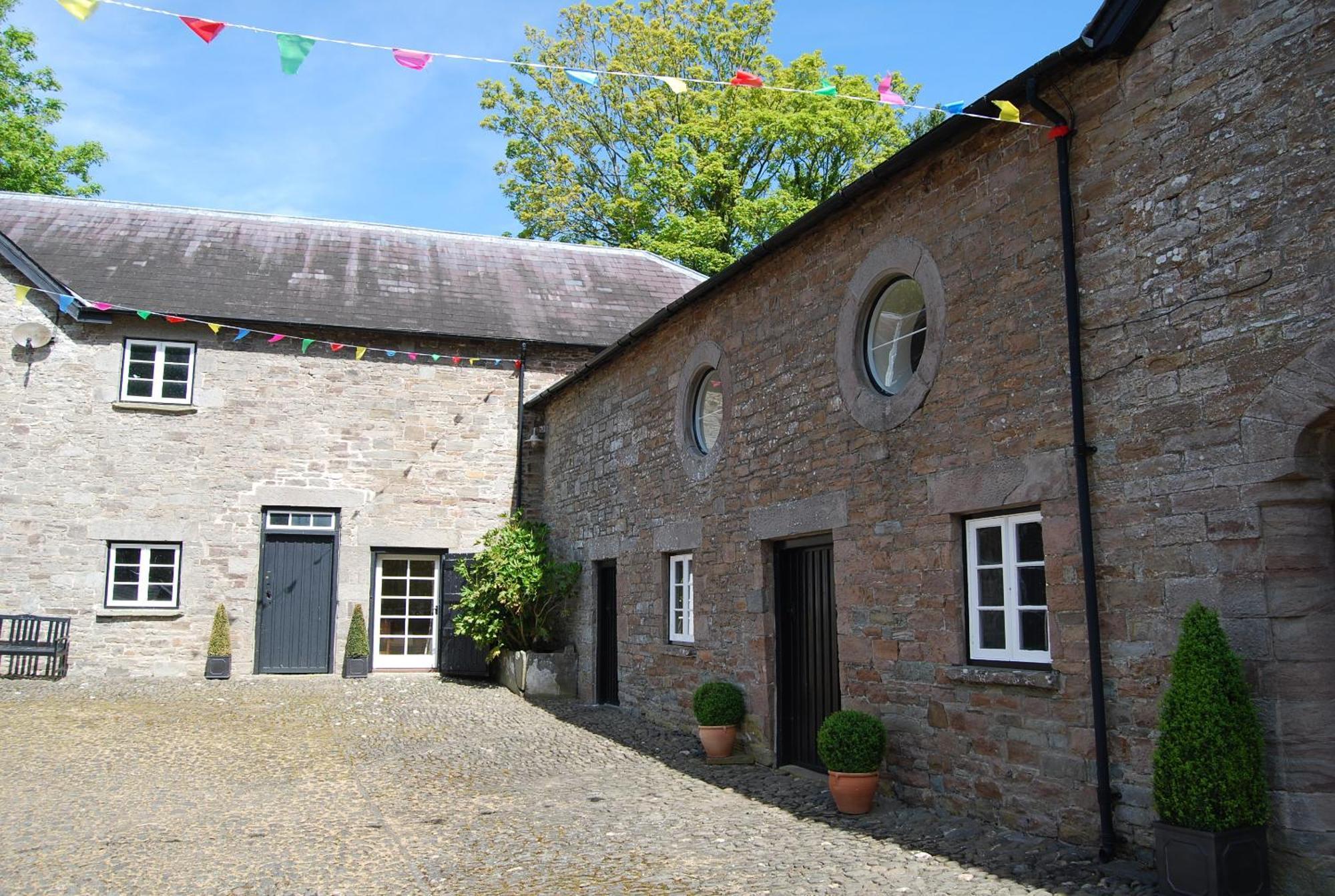 Glanhenwye Courtyard Cottages Glasbury Exterior foto
